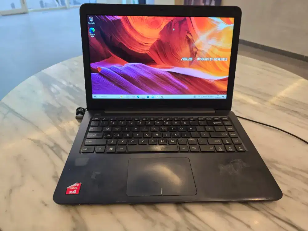 LEPTOP ASUS VivoBook E14 E402WA