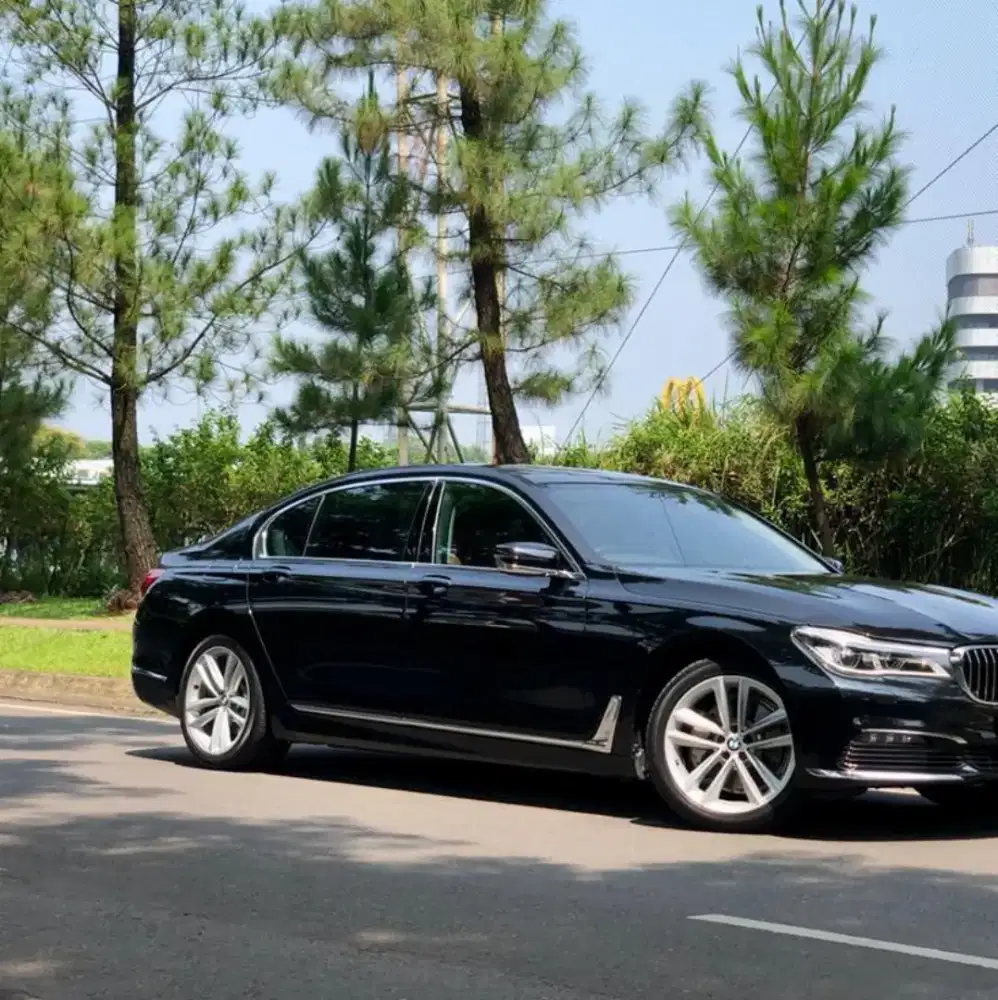 Bmw 730Li 2018 black int tan low km 50rb