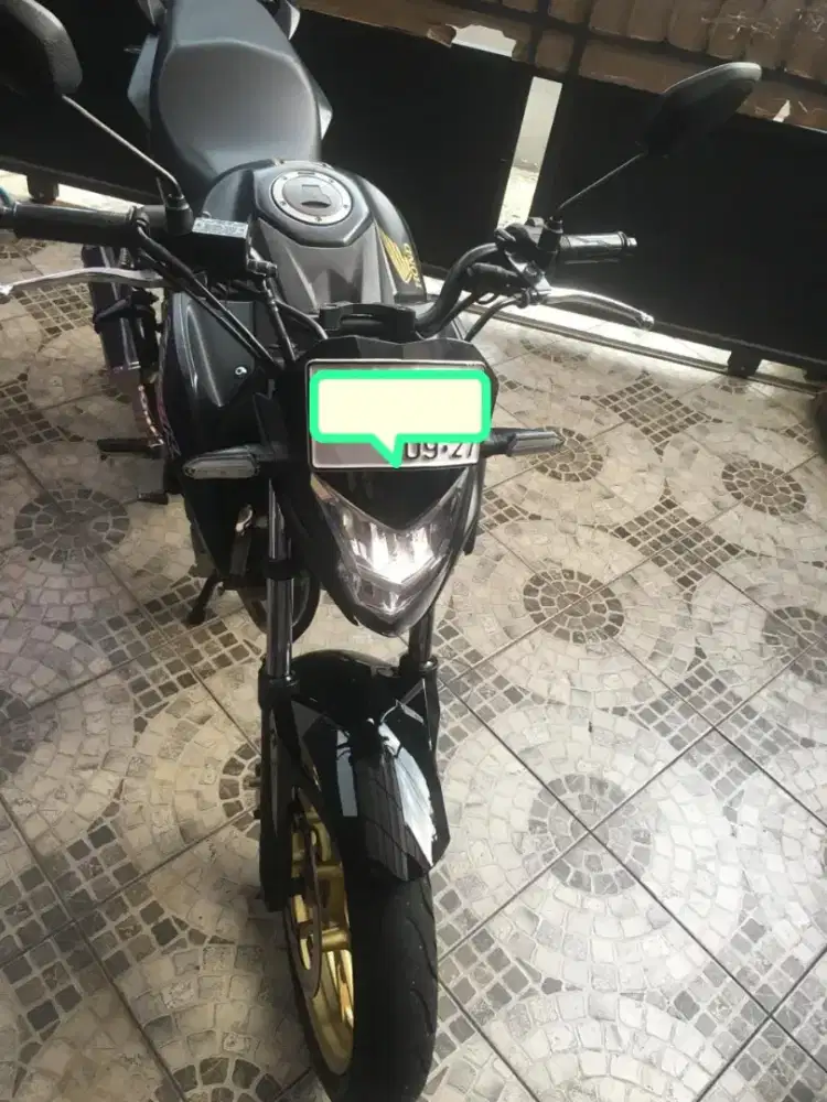 Jual honda CB 150 R streetfire black