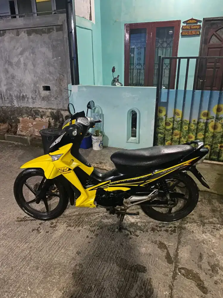 jual supra x 125 tahun 2010 surat lengkap pajak plat hidup