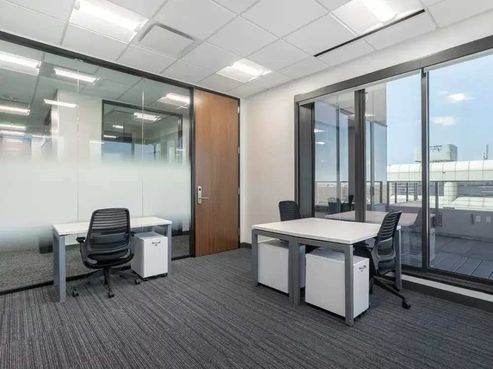 Regus - The Energy Building (Kantor Pribadi 5 Orang)