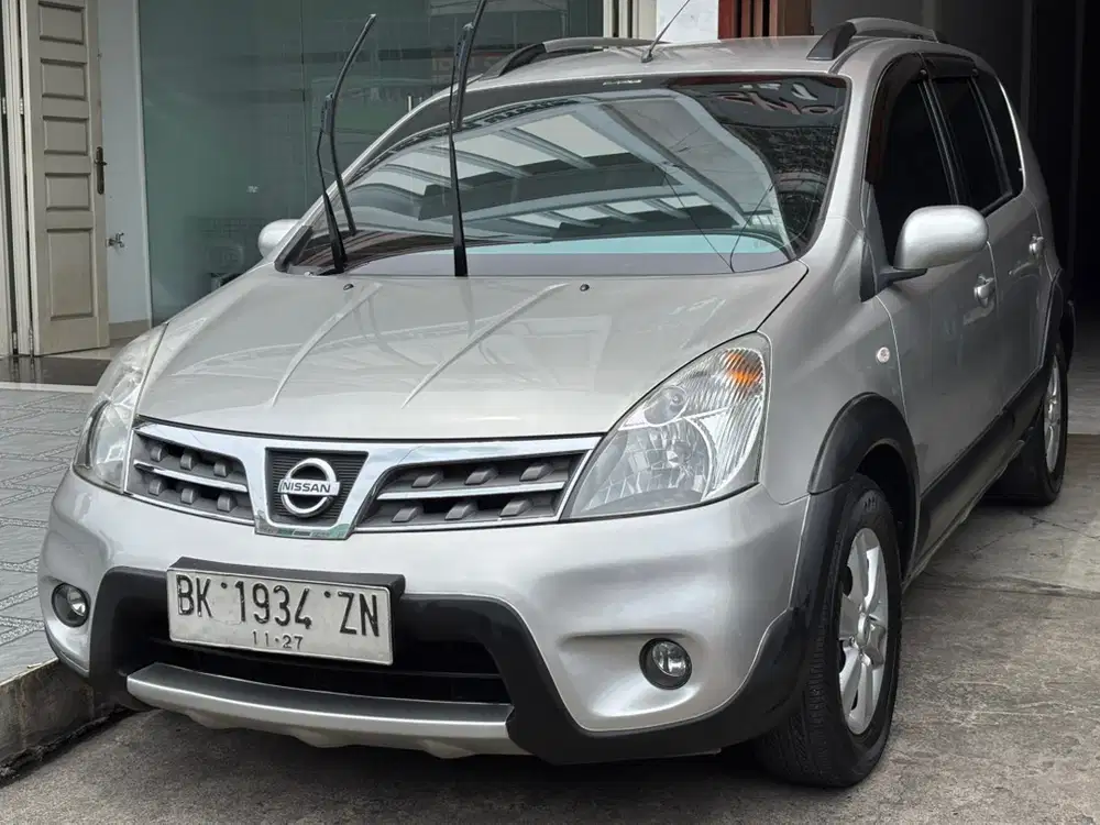 (DP 15jt) Nissan Livina Xgear AT tahun 2012