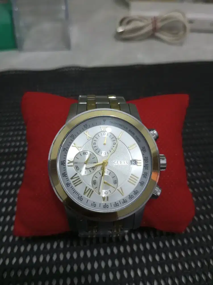 Dijual cepat Jam tangan Guess Pria Original