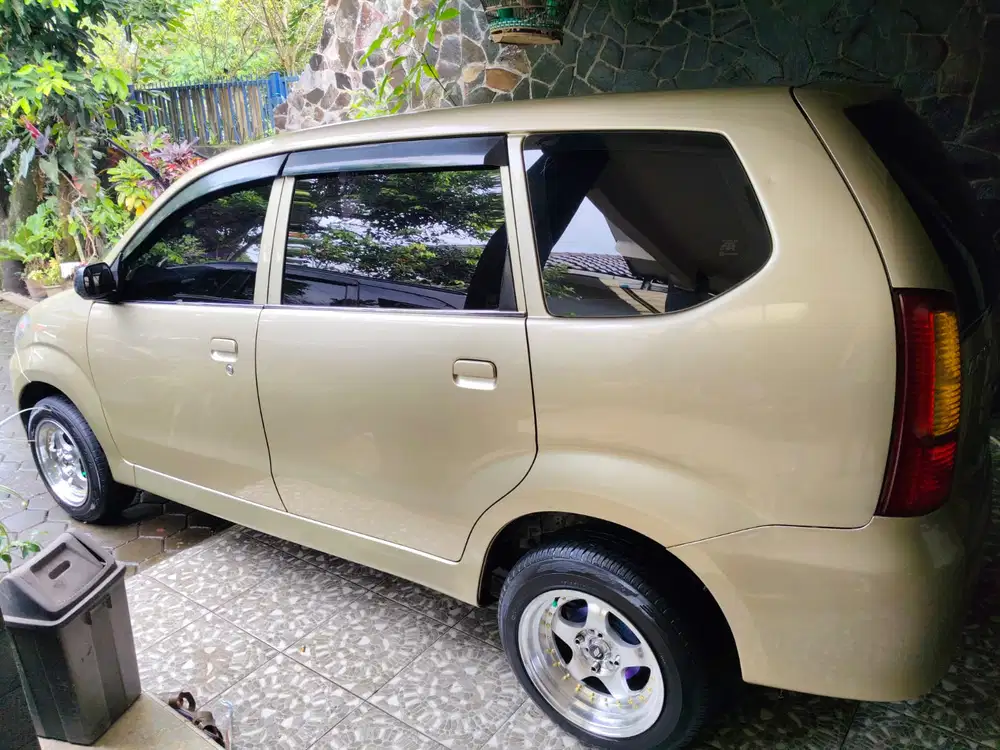 Toyota Avanza 2004 Bensin
