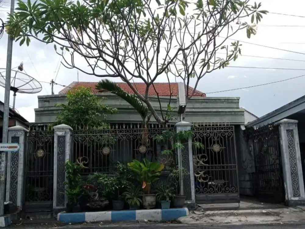 DIJUAL RUMAH 2 Lantai PLUS KLINIK BERSALIN LUMAJANG KOTA