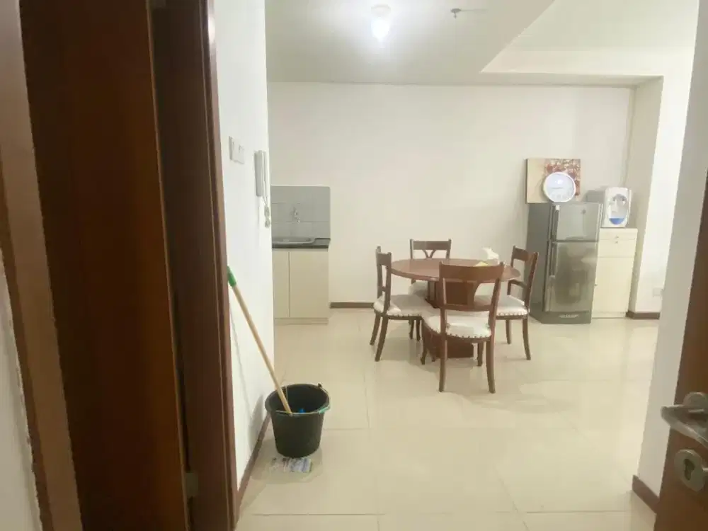 Condominium Green Bay Pluit Tipe 2 Bedroom Semi Furnished View ke Laut Uk. 74 M2