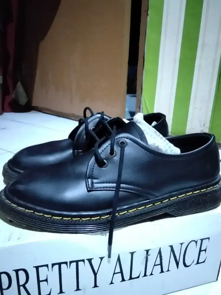 sepatu formal porte goods