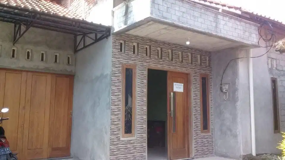 Rumah di lingkungan Asri
