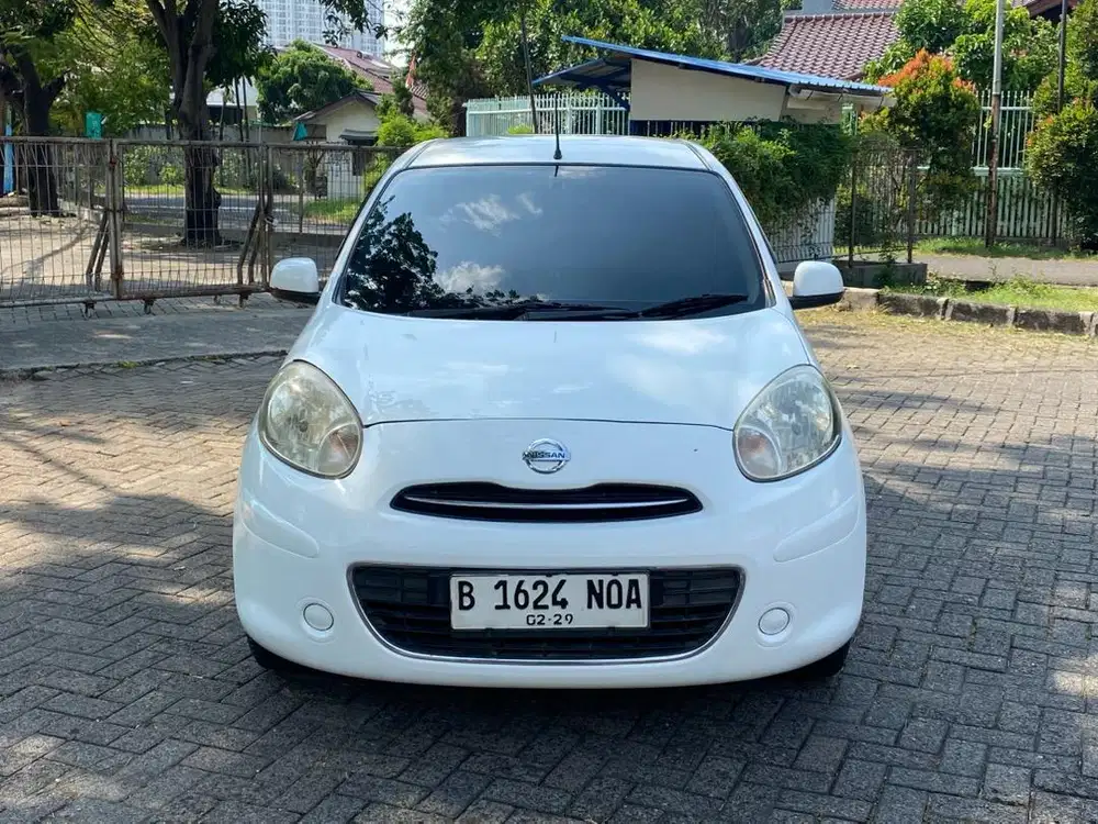 Nissan March L At 2013