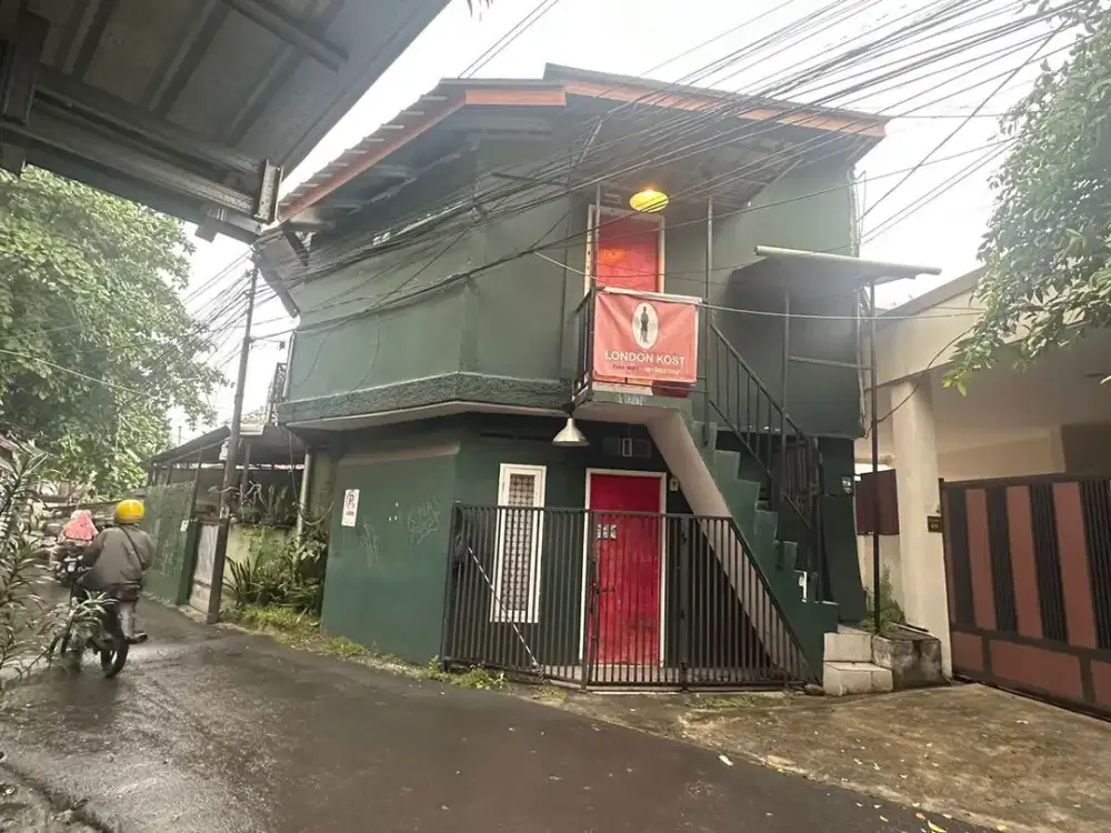 Kost mungil 6 KT 2 KM lokasi gerbang DEPOK BSI bisa jadi kost harian