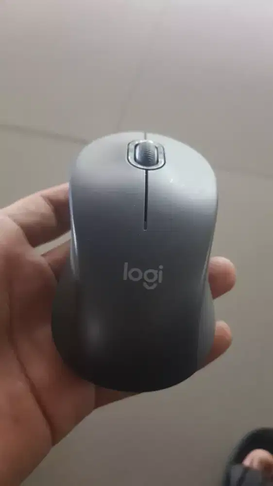 Mouse logitech m550 normal unit only
