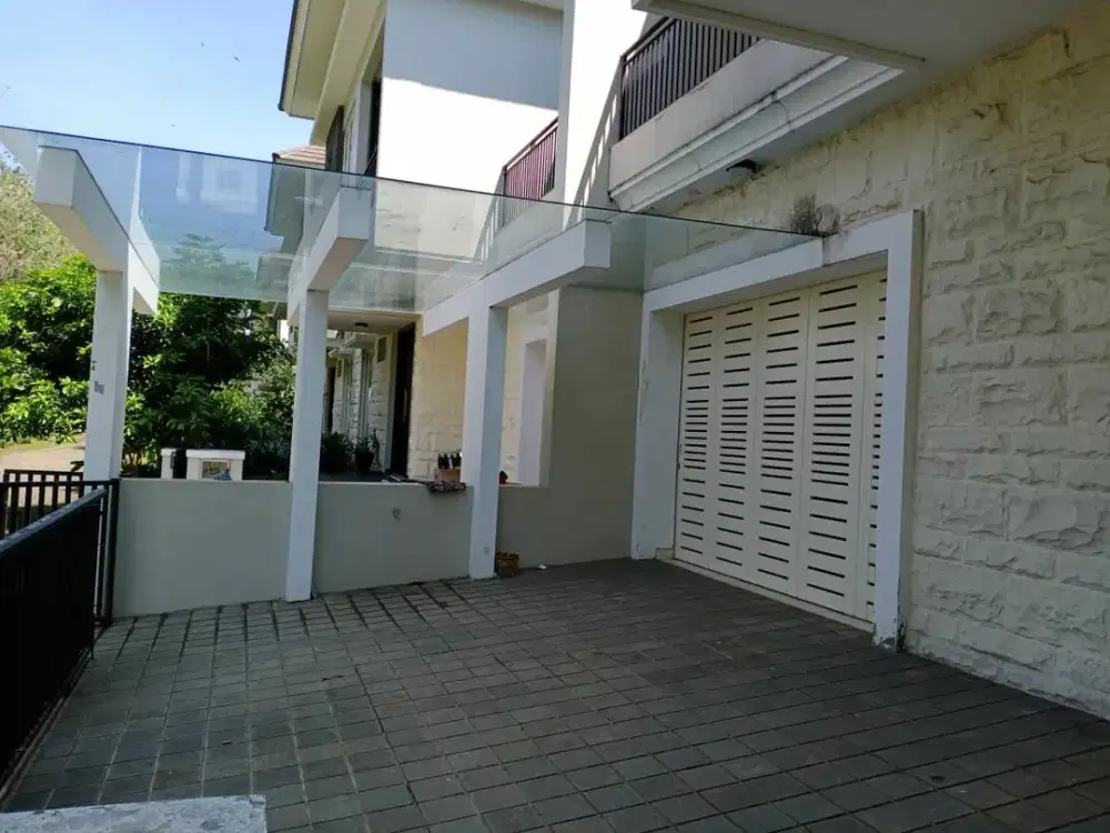 Rumah Modern Furnished View Lapangan Golf di Greenwood Araya Malang