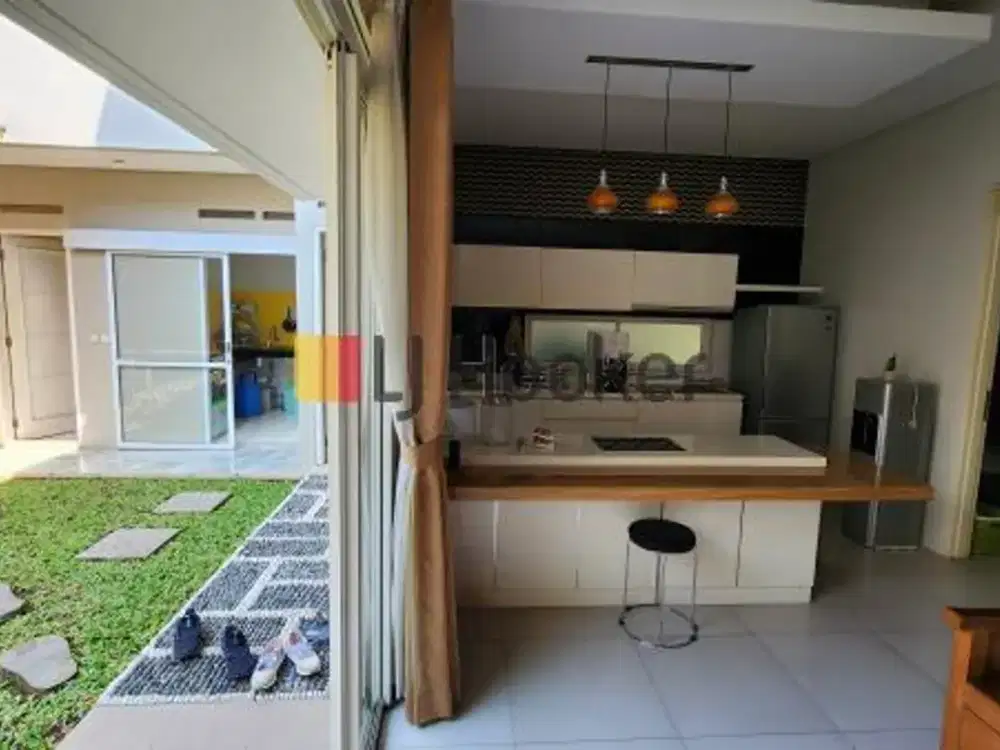 Jual Rumah di Kota Baru Parahyangan Bandung,Semifurnish ada Kolam Ikan