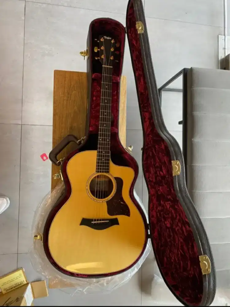 JUAL GITAR TAYLOR ORIGINAL MULUS LUS