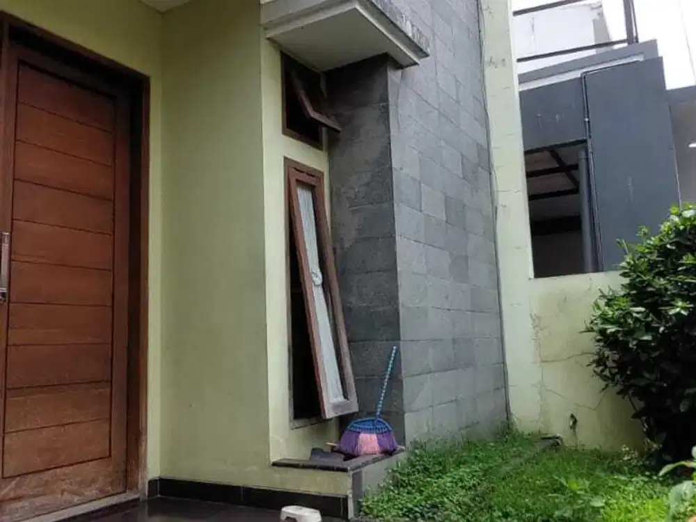 Dijual Rumah di Sarimanah Bandung, Bagus 2 Lantai Siap Huni