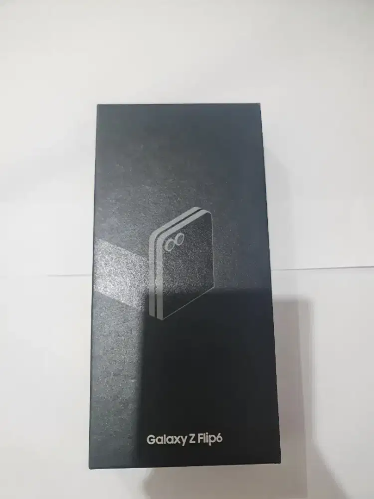 Samsung Z Flip 6 12/256 Like neww