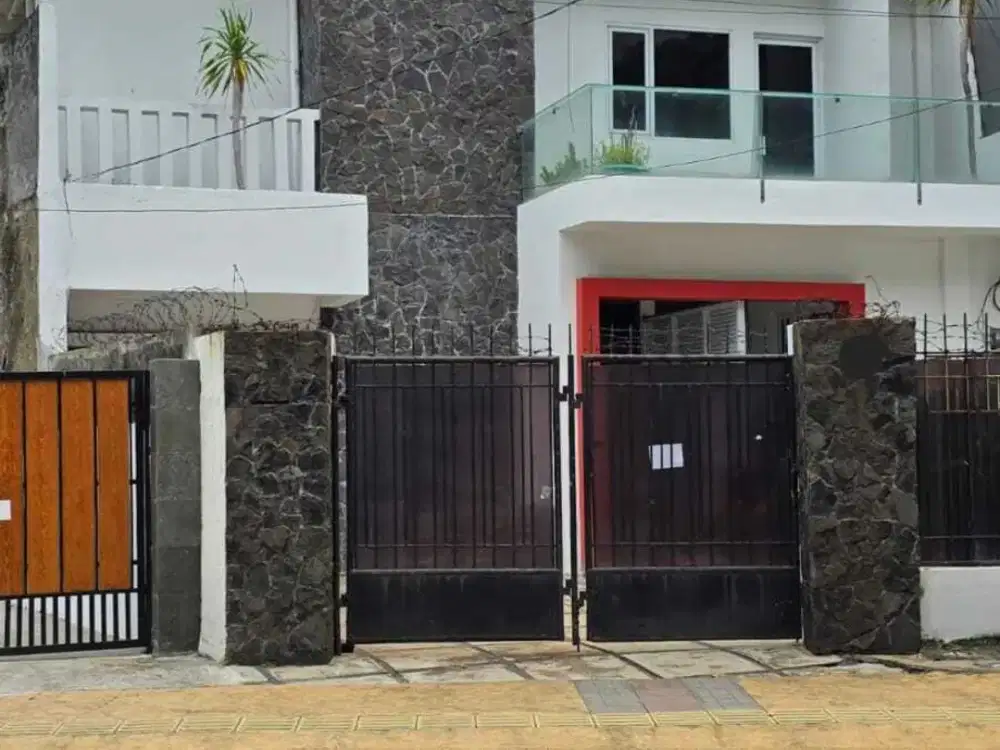 Jual Rumah Besar 2 Lantai di Pinggir Jalan Raya Pulomas Jakarta Timur