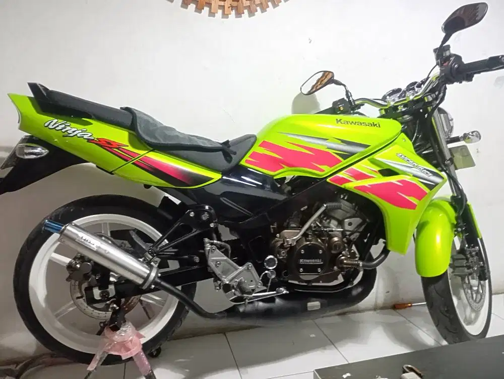 Kawasaki Ninja SS asli bukan jadi-jadian pajak on Tahun 2011