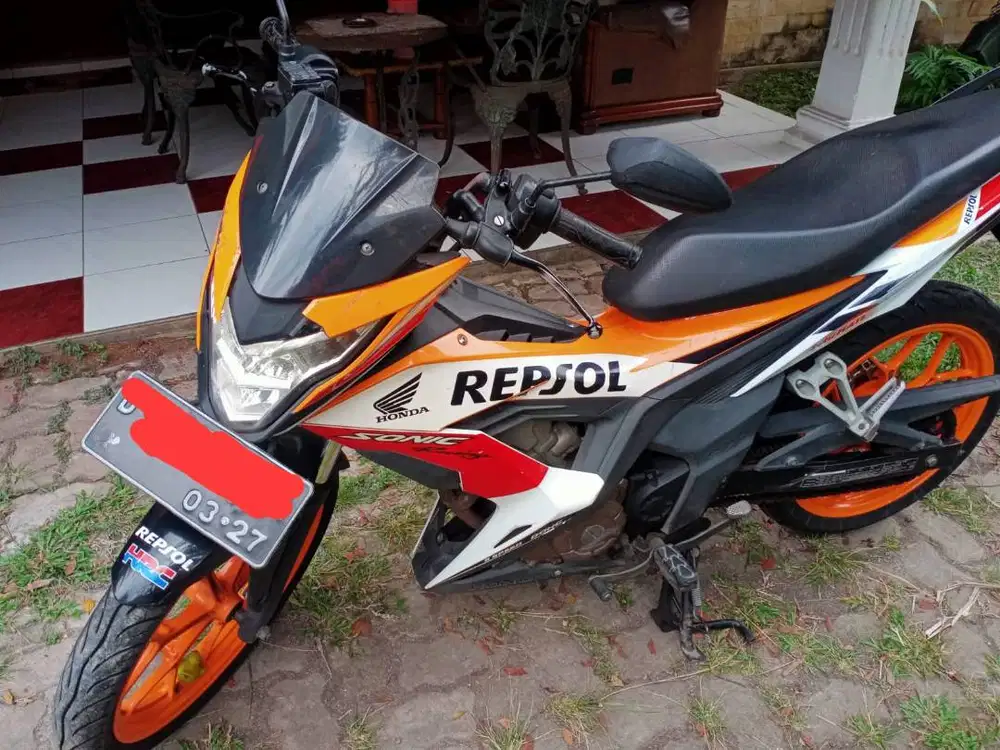 Dijual motor Honda Sonic tahun 2016, KM rendah