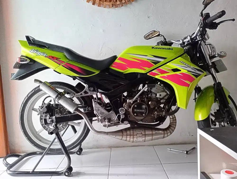 Kawasaki Ninja SS asli bukan jadi-jadian pajak on Tahun 2011