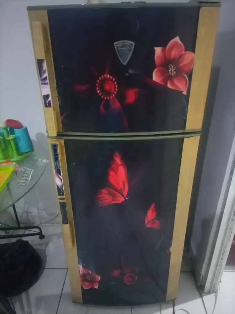 Kulkas 2 pintu kondisi msh bagus