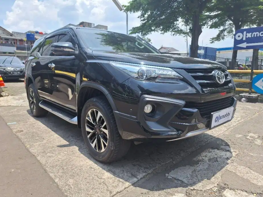 DP MURAH Toyota Fortuner 2.4 4x2 VRZ TRD Solar-AT 2018 Hitam CBJUB