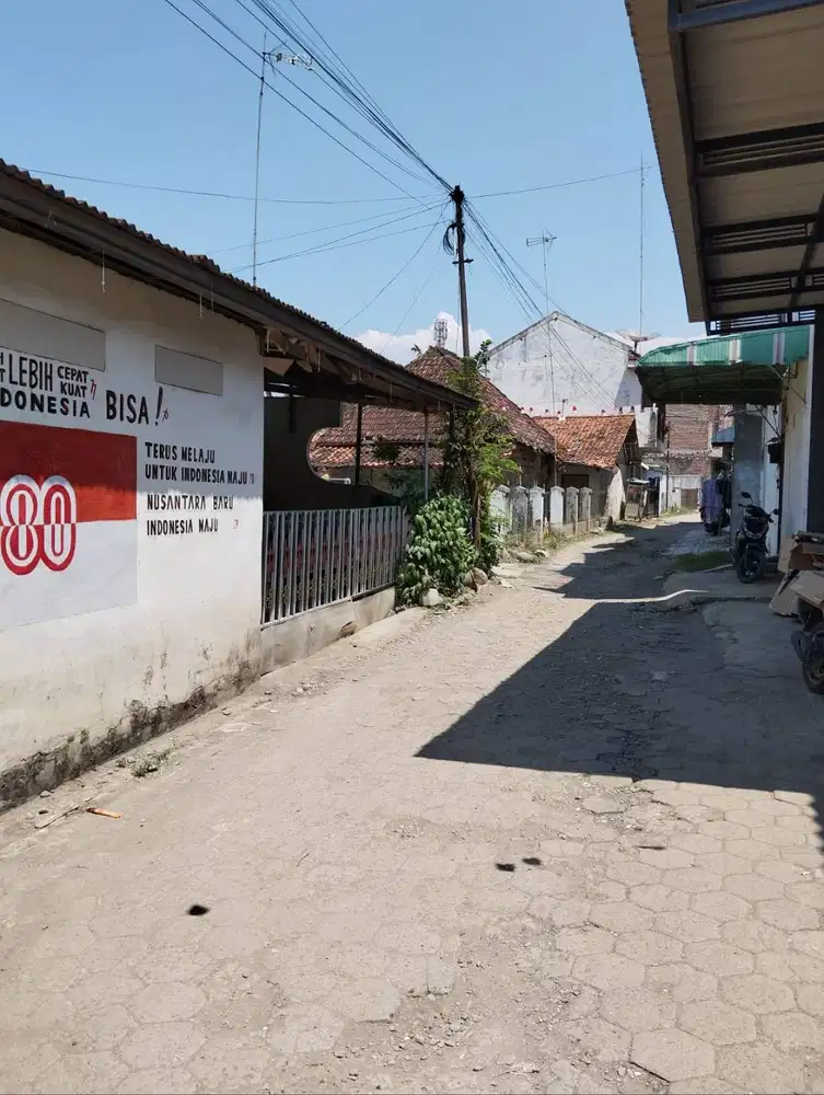 DIJUAL RUMAH STRATEGIS DEKAT PASAR COMAL