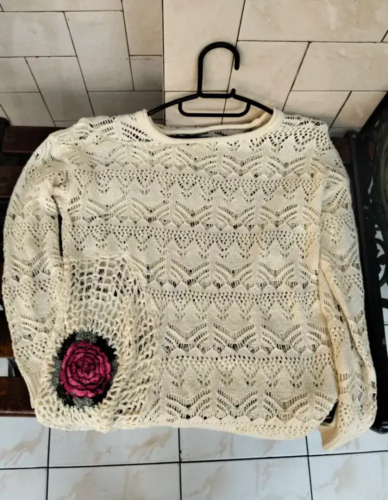 Sweater putih rajut bagus
