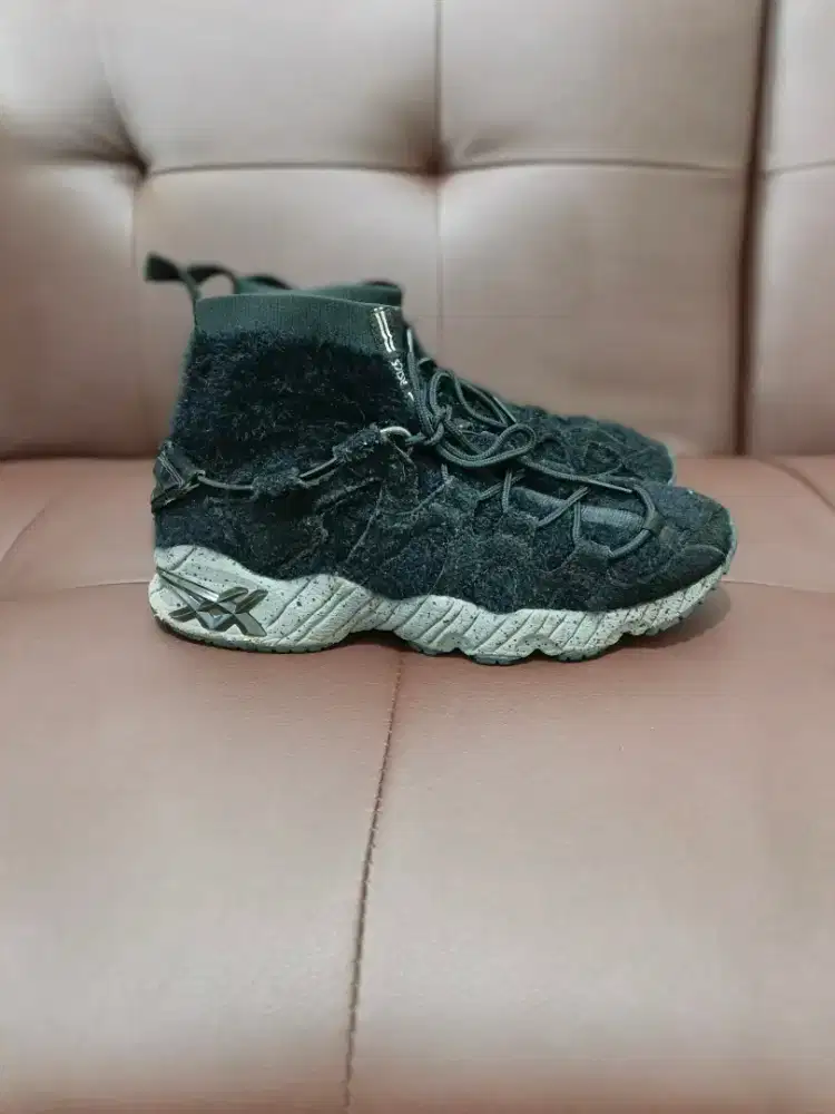 42-Sepatu Second Asics Gel MAI KIT