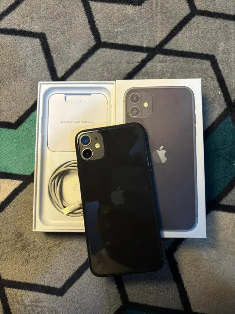 - iPhone 11 Black