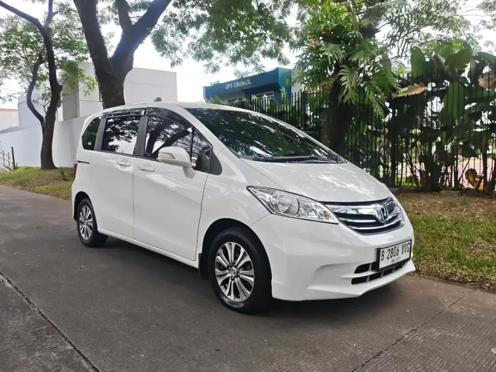 Honda Freed SD matic 2013