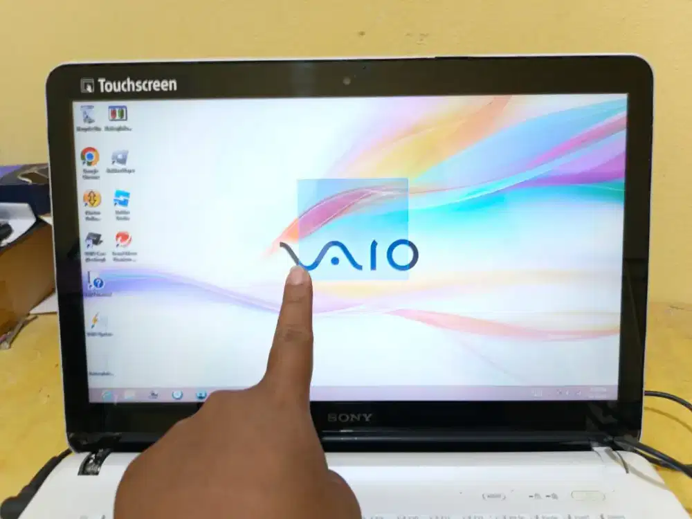 Laptop Sony Vaio Touchscreen Gen 3 Core i3 Second