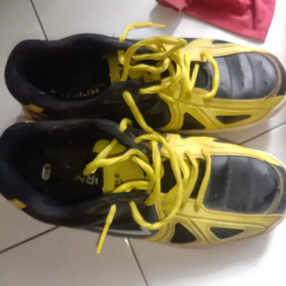 Sepatu badminton eagle
