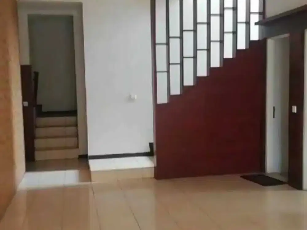 Dijual Rumah di Kota Baru Parahyangan Bandung, Strategis dekat Danau