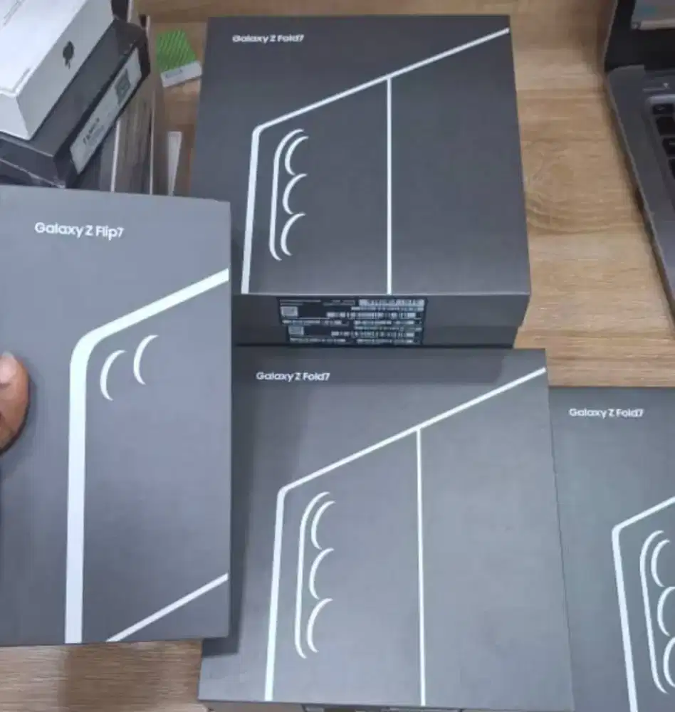 Galaxy Fold7 ram12/512GB resmi dan termurah selampung