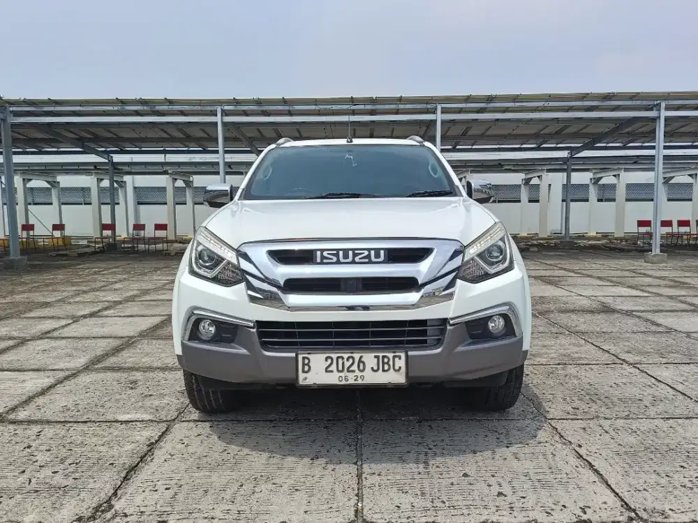 Isuzu Mux 2.5 AT. Premiere. Tahun 2019. Putih. Low km. Perfect cond