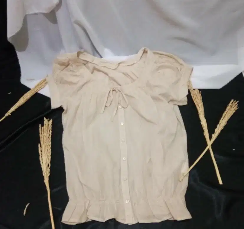 Blouse Creamy Doll