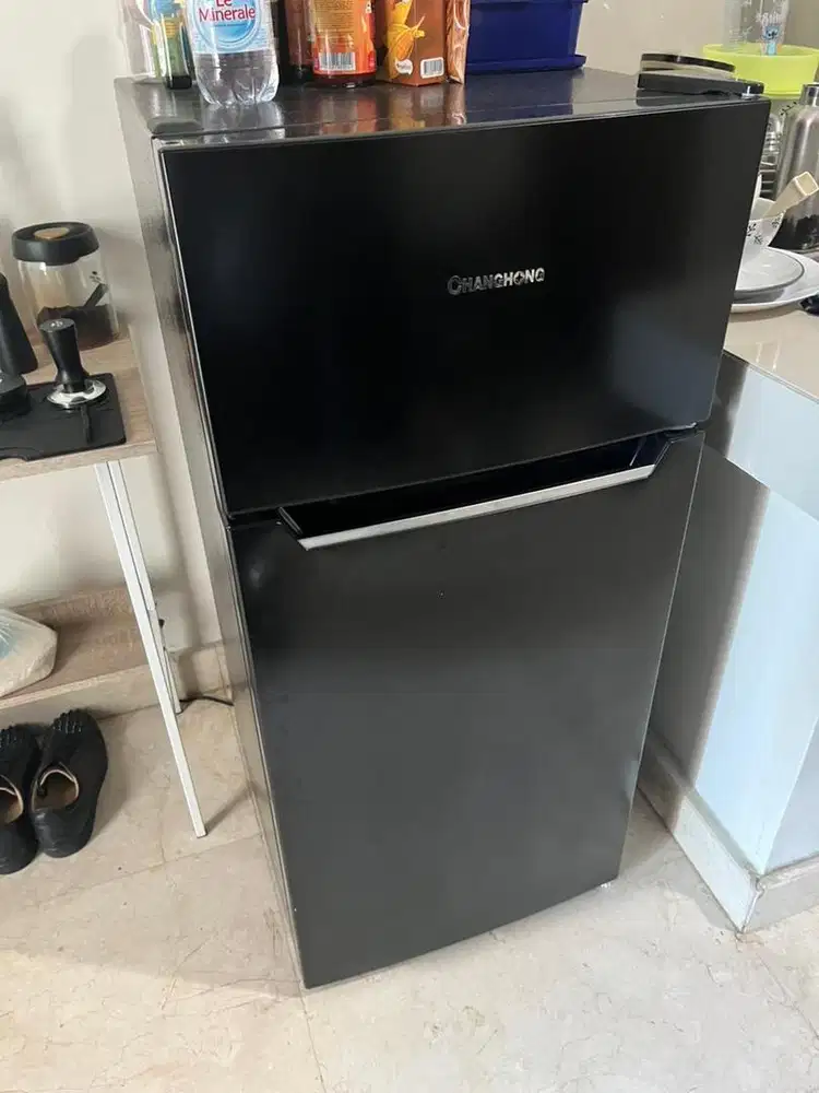 Kulkas Changhong 2 Pintu 122 Liter FTM155DB Seperti Baru