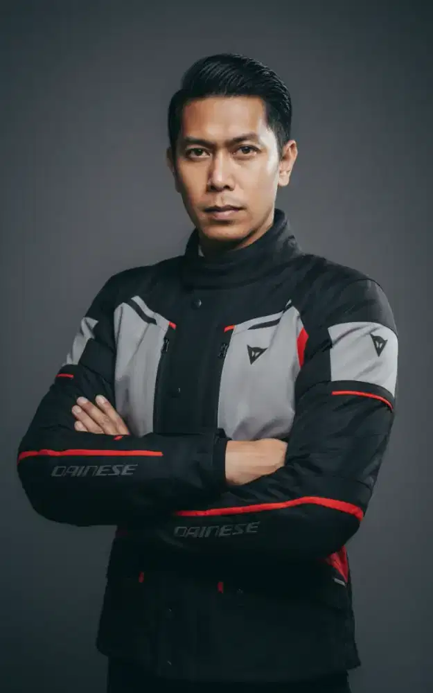 Ori Jaket Dainese Carve Master 2 Gore-Tex berwarna hitam merah
