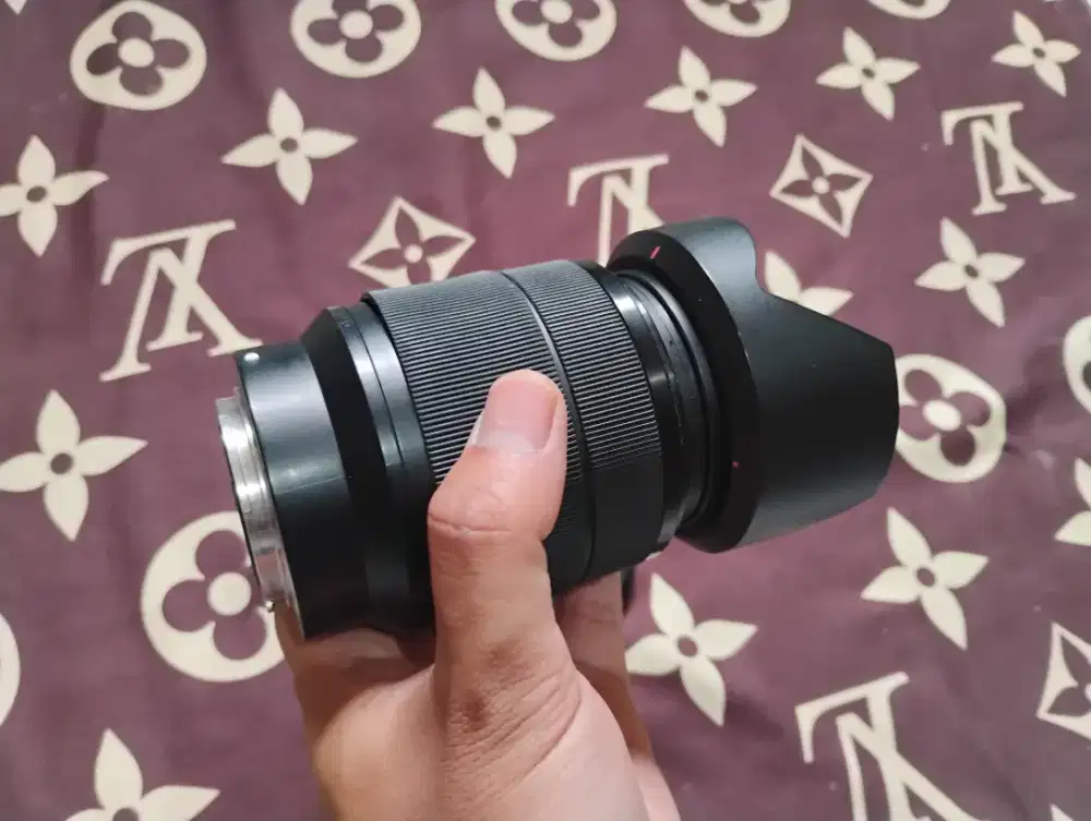 Lensa Sony FE 28-70 F3.5 fullframe
