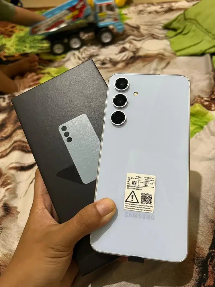 Samsung s24 fe 8/256 biru