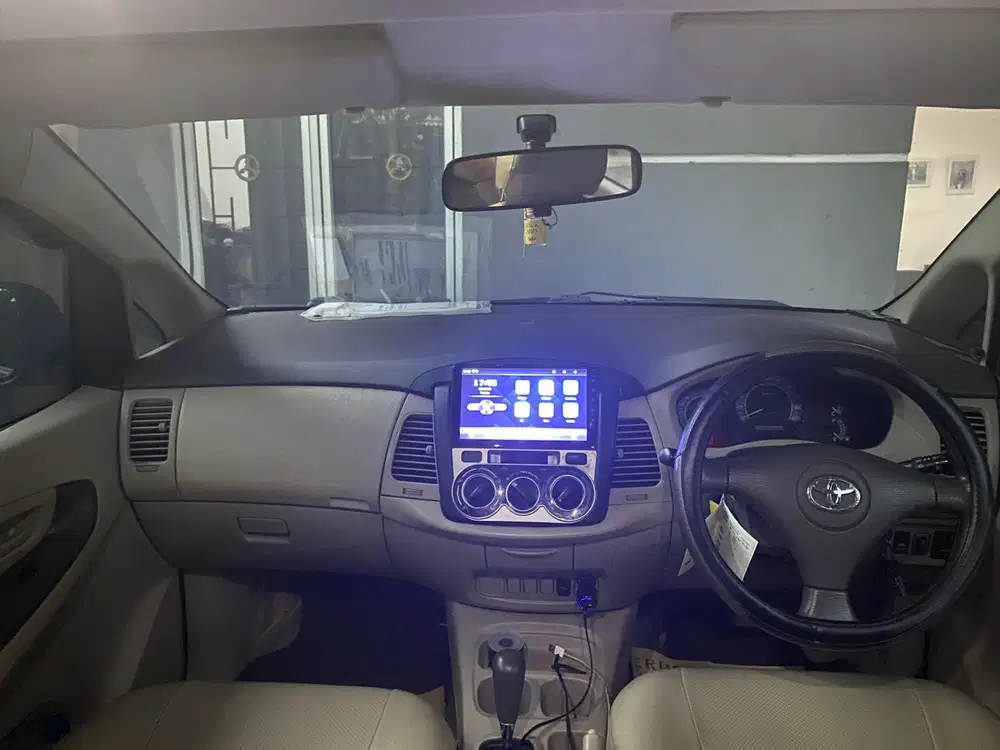 Toyota Kijang Innova 2011 Bensin