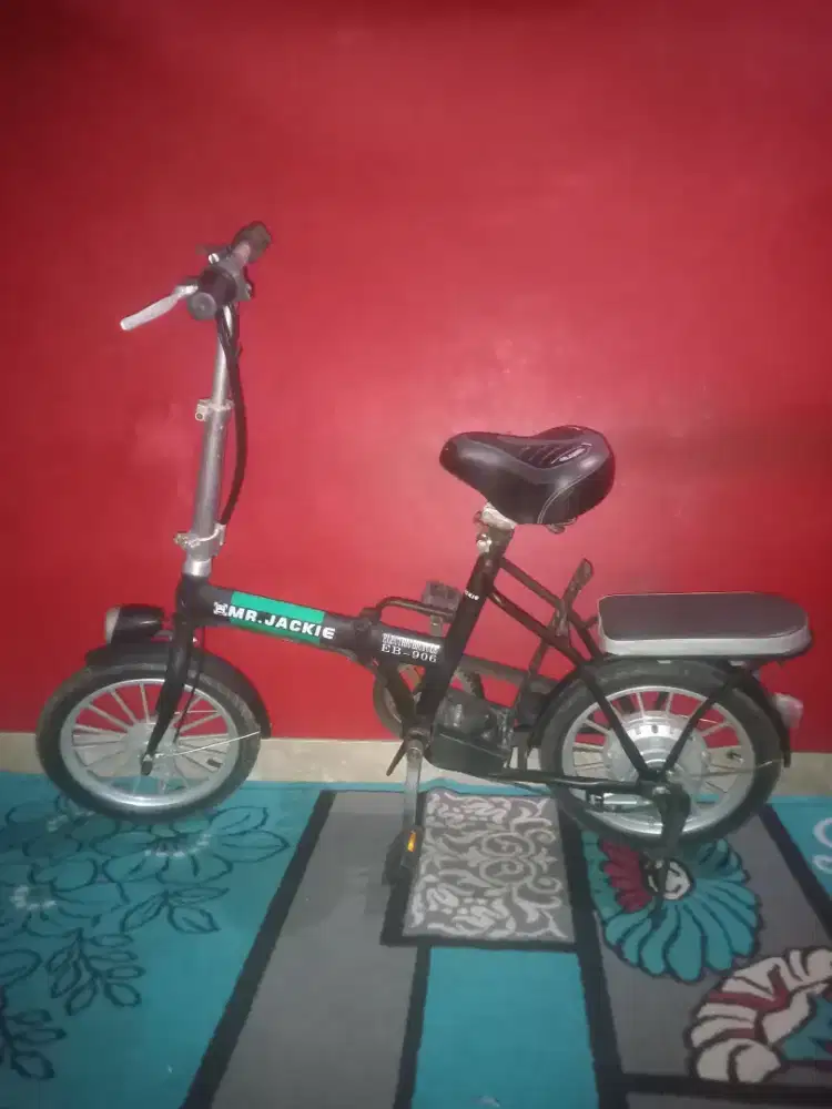 sepeda listrik lipat MR.JACKIE muluss