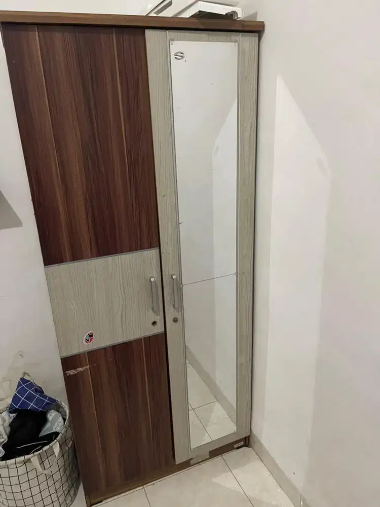Lemari 2 pintu 1 kaca