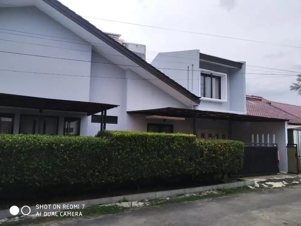 Rumah 2 Lantai Terawat Siap Huni di Kopo Permai Bandung