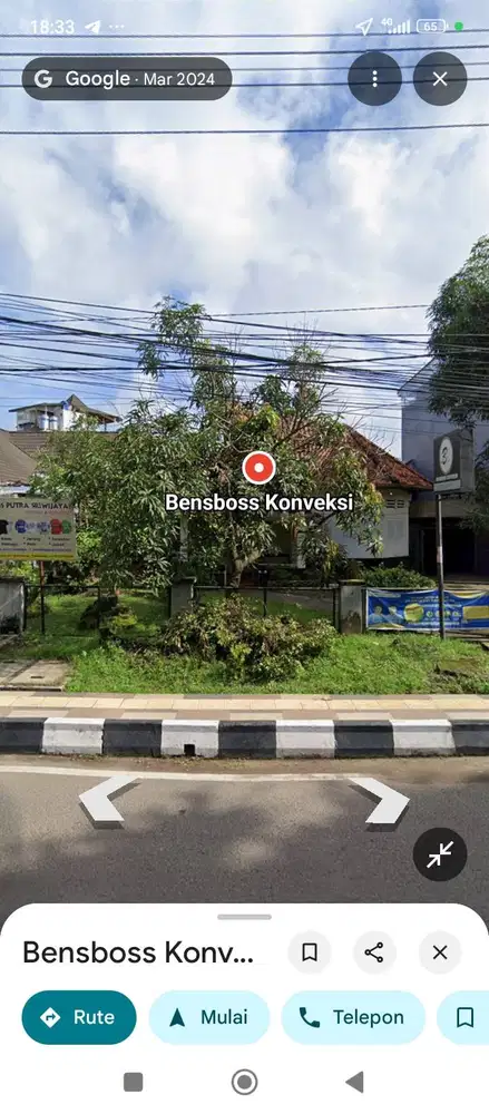 Mengurus disabilitas kursi roda