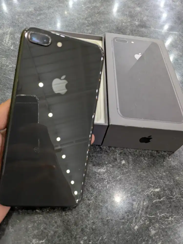Iphone 8 plus 256gb mulus siap pakai