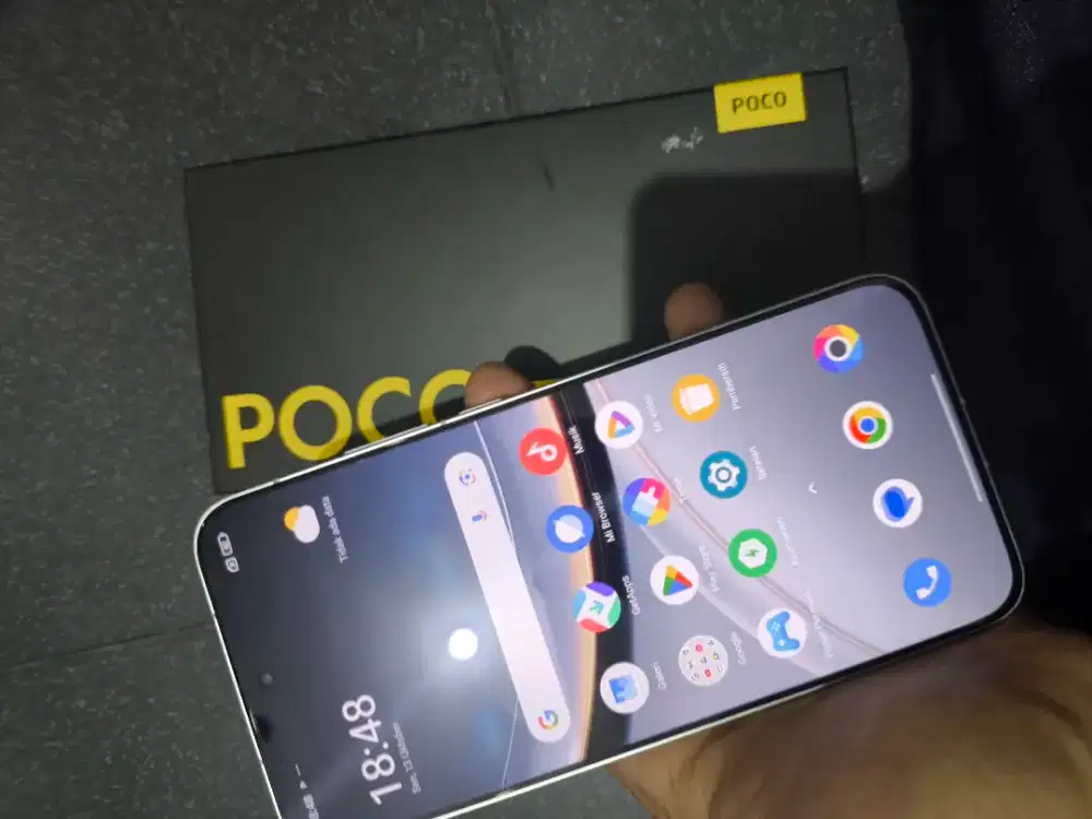 Poco f7 12/512gb