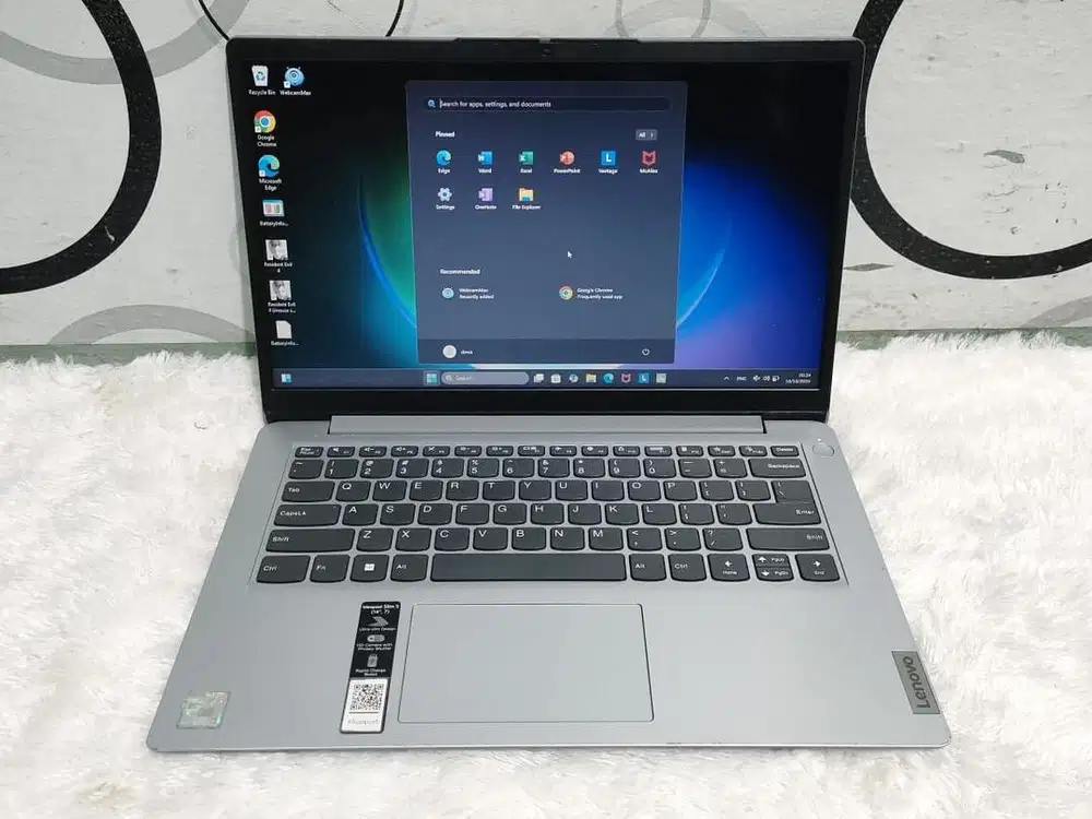 Laptop Lenovo Slim 1i