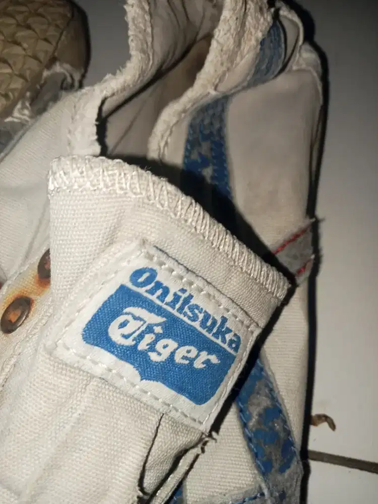 Sepatu Lima Puluh Ribuan